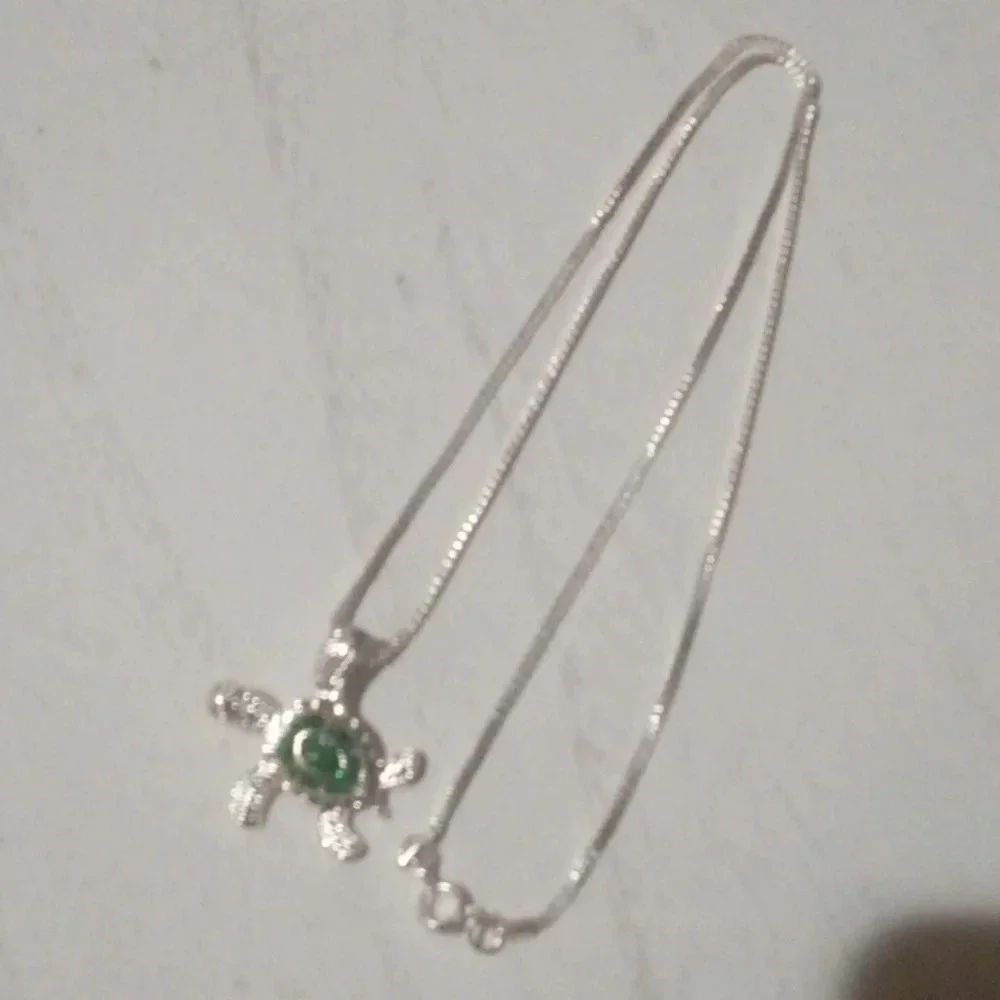 Turtle necklace silver tone NEW‎